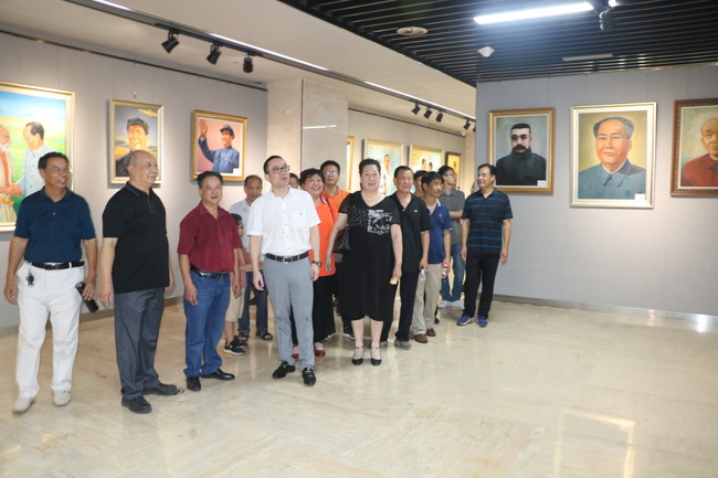 柳市镇庆祝中国共产党成立100周年油画作品展开展
